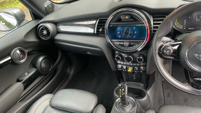 MINI Hatchback 135kW Cooper S Level 3 33kWh 3dr Auto Electric Hatchback